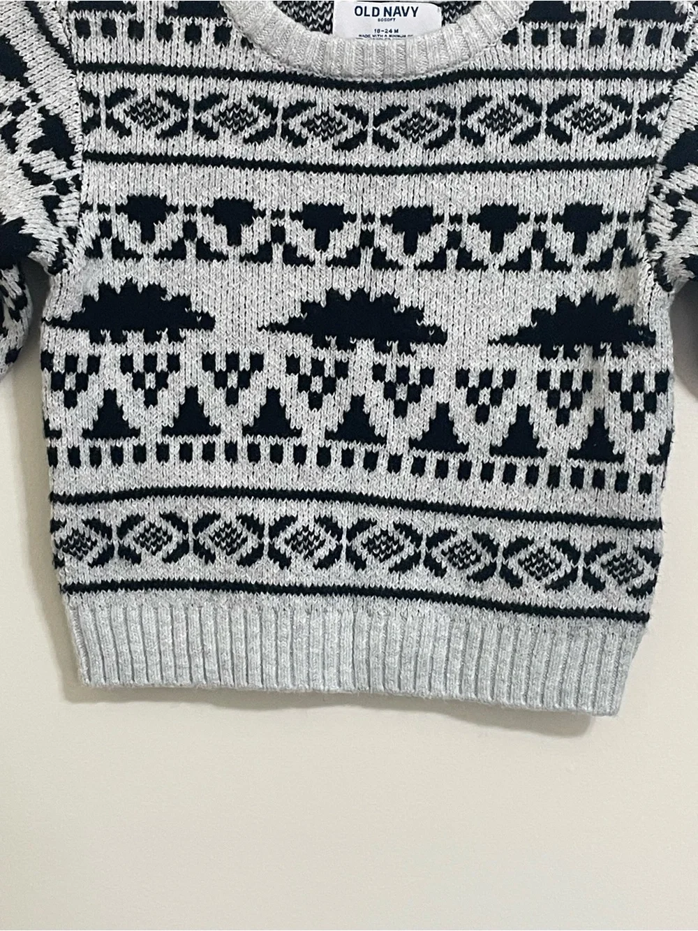 Old Navy Black & Gray Geometric Knit Sweater